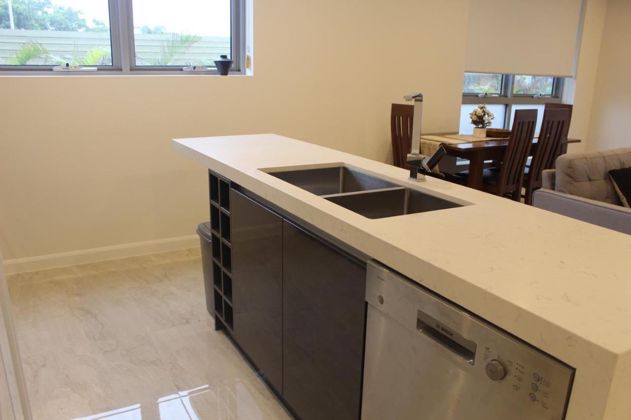 Serenity Surfers Paradise Gold Coast Exterior foto
