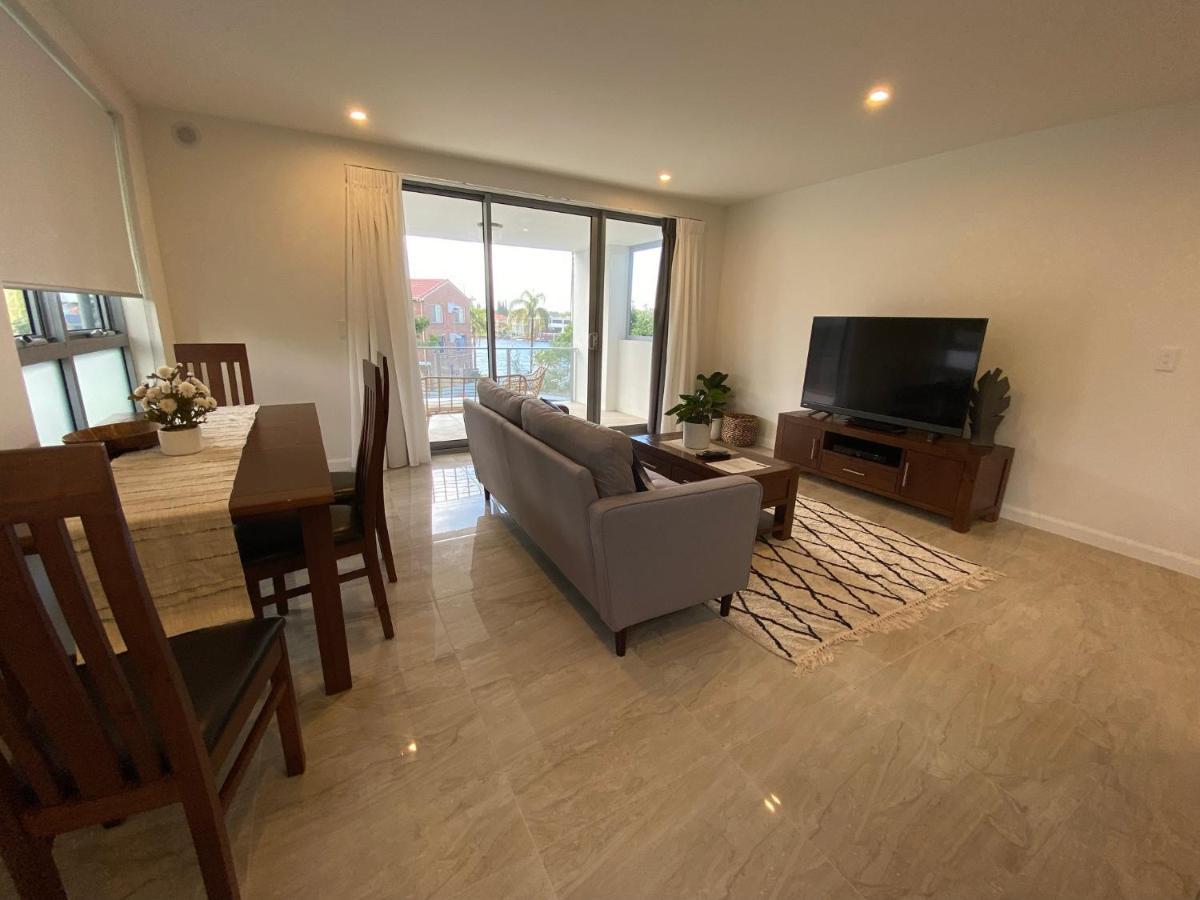 Serenity Surfers Paradise Gold Coast Exterior foto